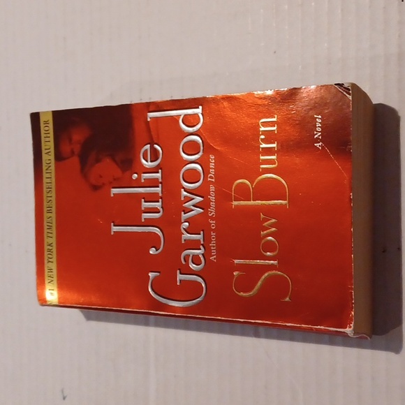 $4 Add-on "Slow Burn" by Julie Garwood - Paperback Novel - Picture 1 of 8